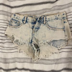 Acid wash frayed One Teaspoon Jean shorts